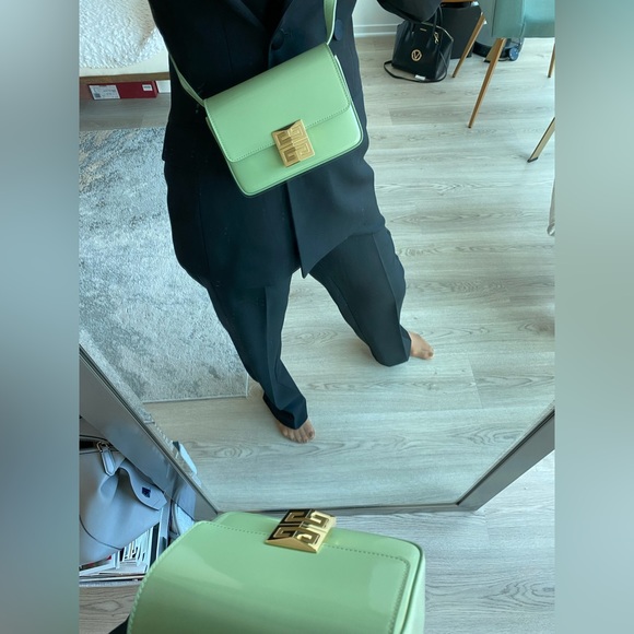 GIVENCHY 4G Pistachio Cross Bag. Brand new in box. Certificate and dust bag - Picture 2 of 15